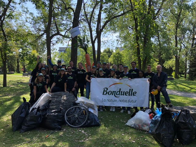 Les collaborateurs BONDUELLE engagés pour le World Cleanup Day