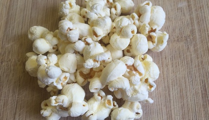 LUSH cosmetics uses popcorn to fill its packages